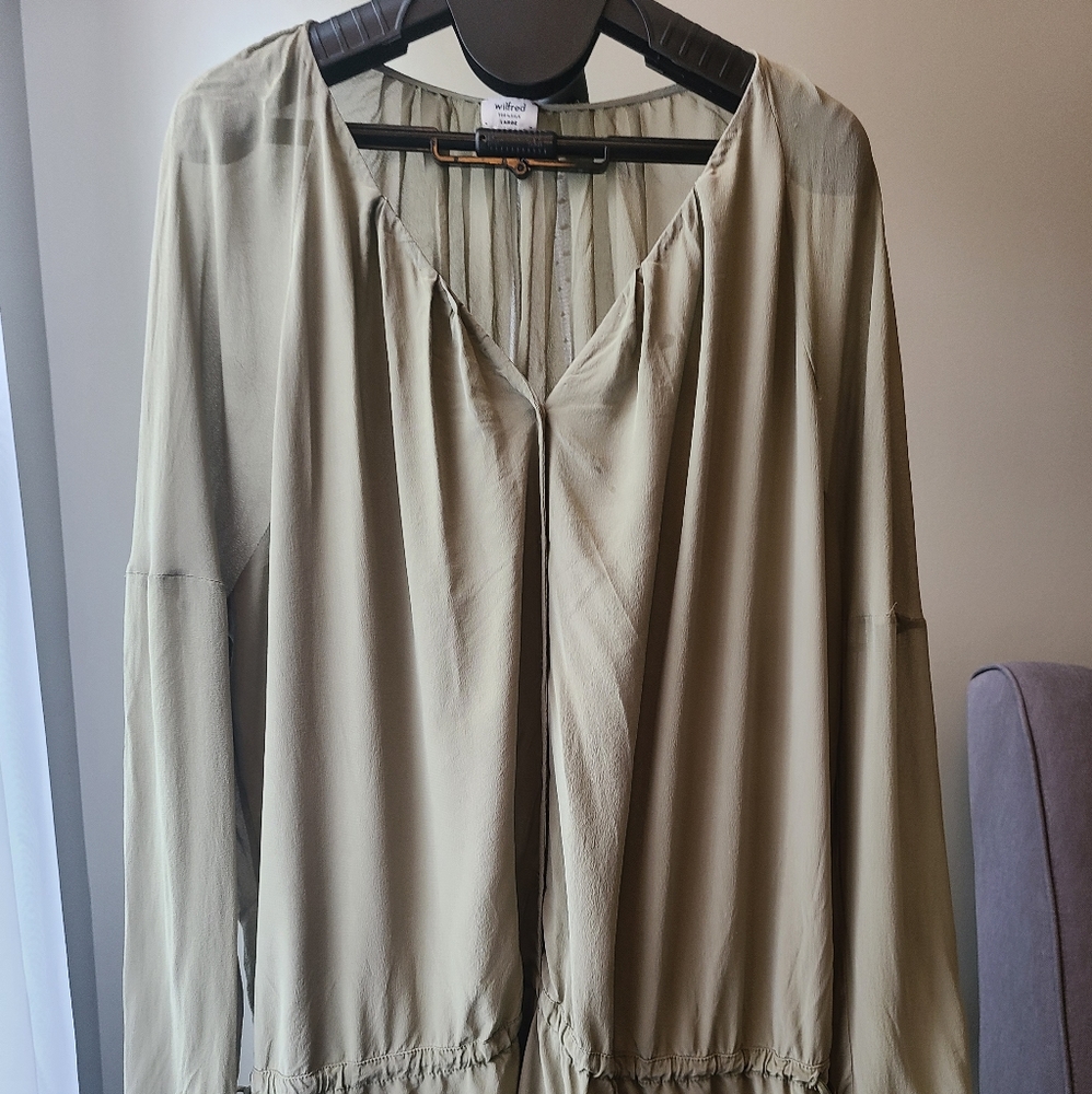 Wilfred Aritzia 100% silk tunic shirt